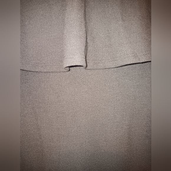 Express Gray Off Shoulder Dress - Picture 3 of 9